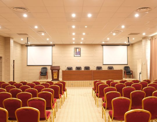 La salle de conférence est l&rsquo;endroit idéal pour vos événements professionnels.